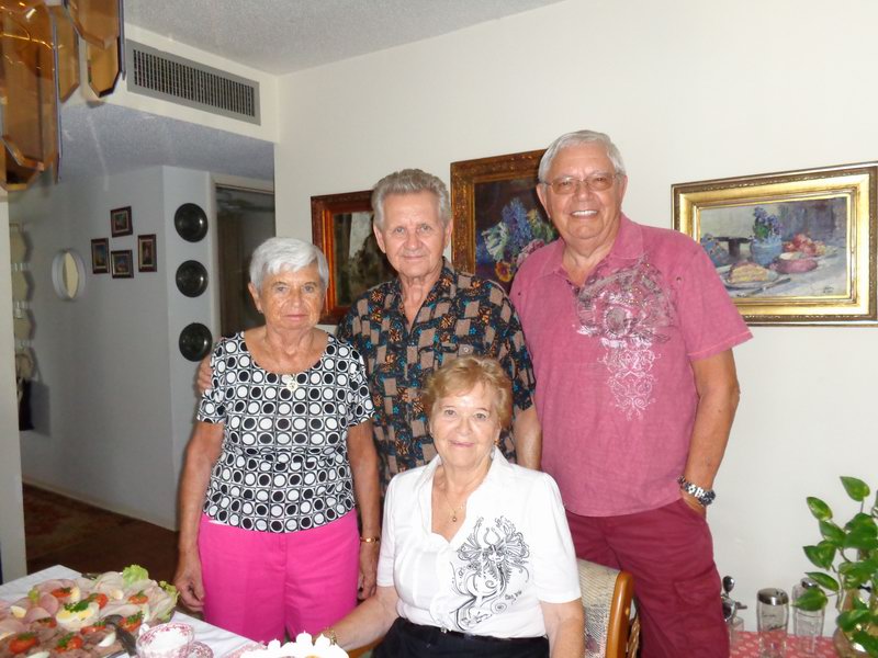 Bozenka, Karel, Tonik , slavime moje narozeninky!!DSC00161